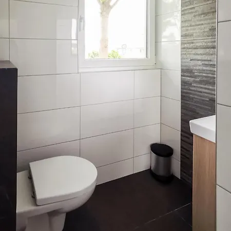 Awesome In With Wifi And 4 Bedrooms Holiday home Den Oever