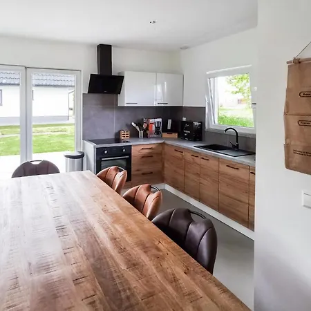 Awesome In With Wifi And 4 Bedrooms Holiday home