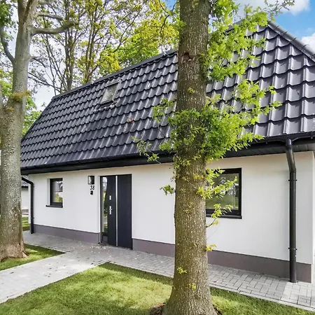 Holiday home Awesome In With Wifi And 4 Bedrooms *